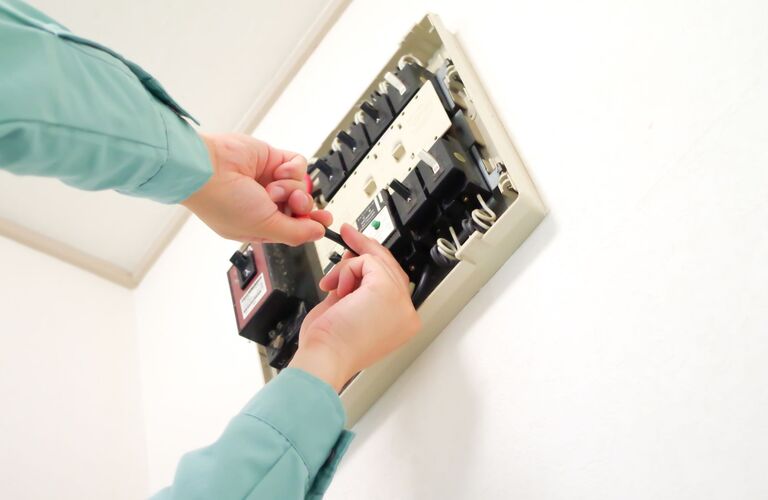 安定的した転職先や就職先をお探しの場合に最適な環境 | 三鷹で電気工事の求人なら株式会社PROGRESS